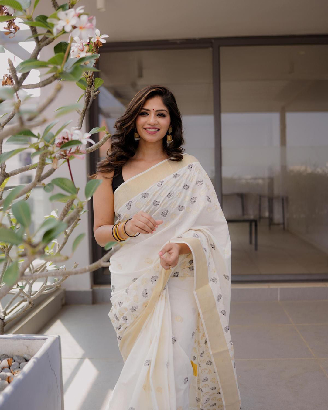 Myil Ezha Cotton Embroidered Saree – Gold & Black