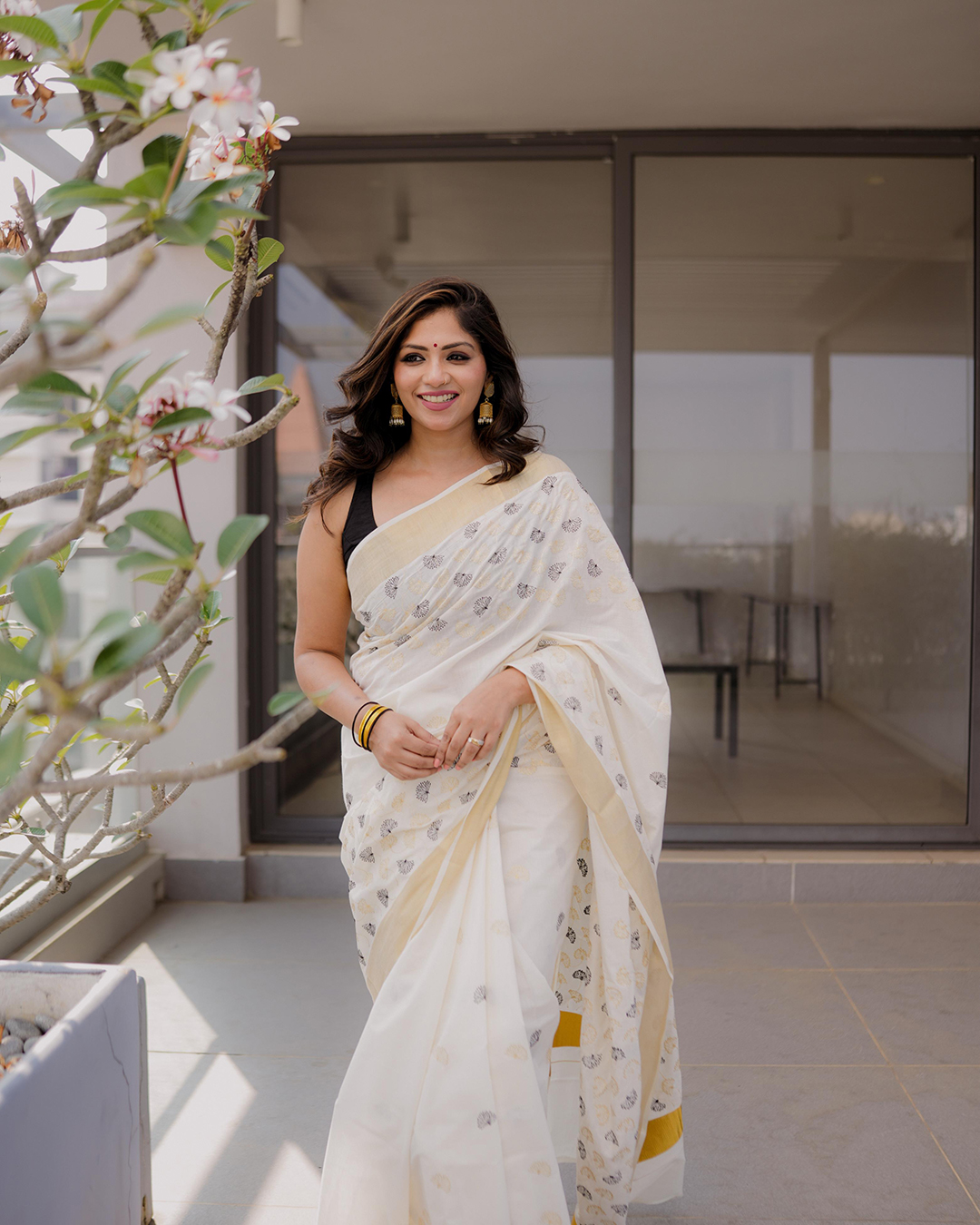 Myil Ezha Cotton Embroidered Saree – Gold & Black